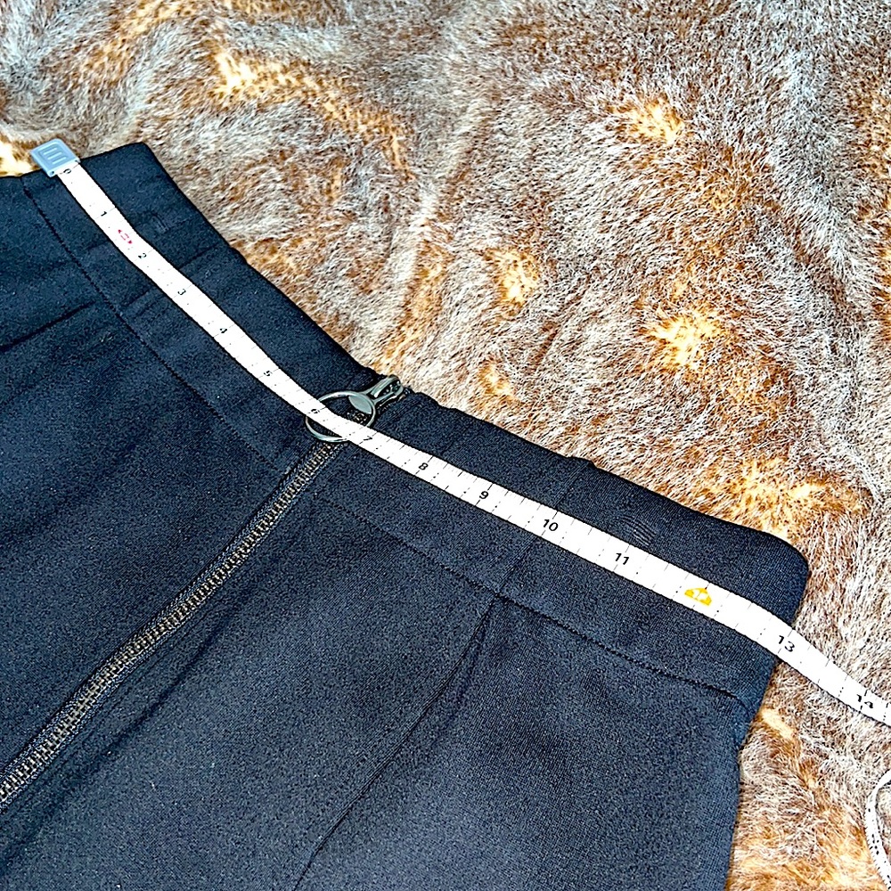 Tobi Front-Zip Mini - Picture 6 of 10